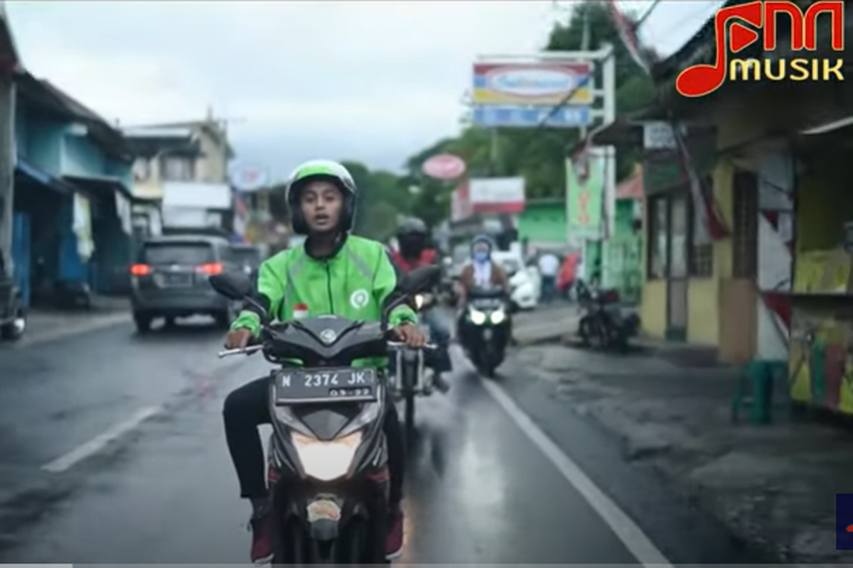 Video klip Jaket Ijo. Foto: JPNN Musik Video klip Jaket Ijo. Foto: JPNN Musik
