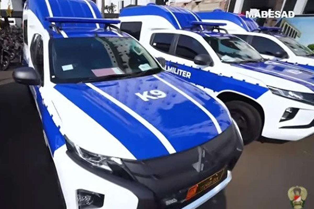 Mitusbishi Triton Double Cabin yang sudah dimodifikasi untuk kendaraan dinas Polisi Militer AD. Foto: tangkapan layar YouTube/TNI AD Mitusbishi Triton Double Cabin yang sudah dimodifikasi untuk kendaraan dinas Polisi Militer AD. Foto: tangkapan layar YouTube/TNI AD
