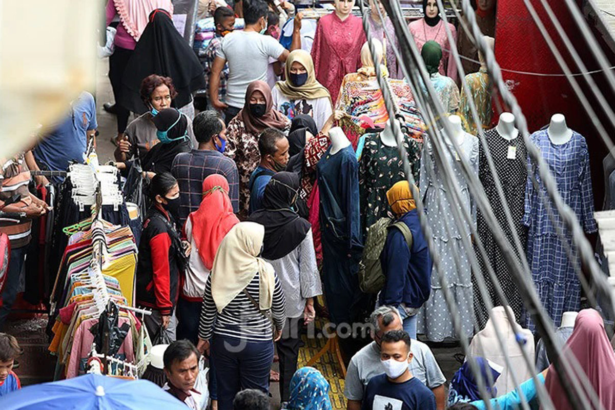 Ilustrasi kerumunan di Pasar Tanah Abang. Foto: Ricardo/JPNN.com/GenPI.co Ilustrasi kerumunan di Pasar Tanah Abang. Foto: Ricardo/JPNN.com/GenPI.co