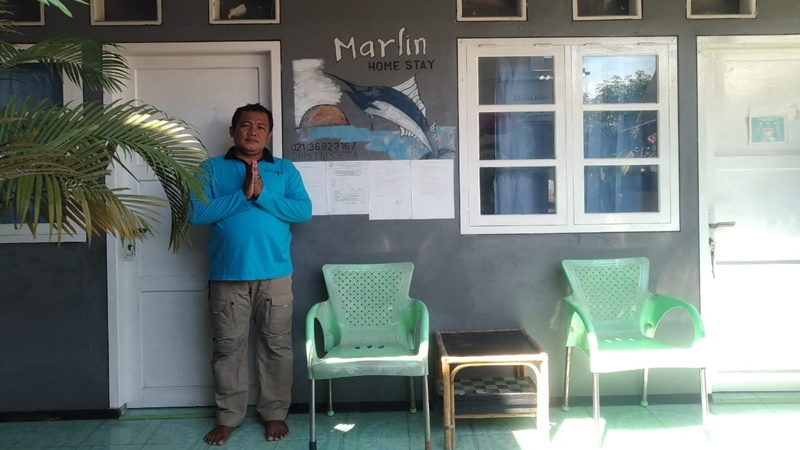 Rusli, juragan penginapan di Pulau Untung Jawa, Kepulauan Seribu (foto: Dok. Rusli) Rusli, juragan penginapan di Pulau Untung Jawa, Kepulauan Seribu (foto: Dok. Rusli)