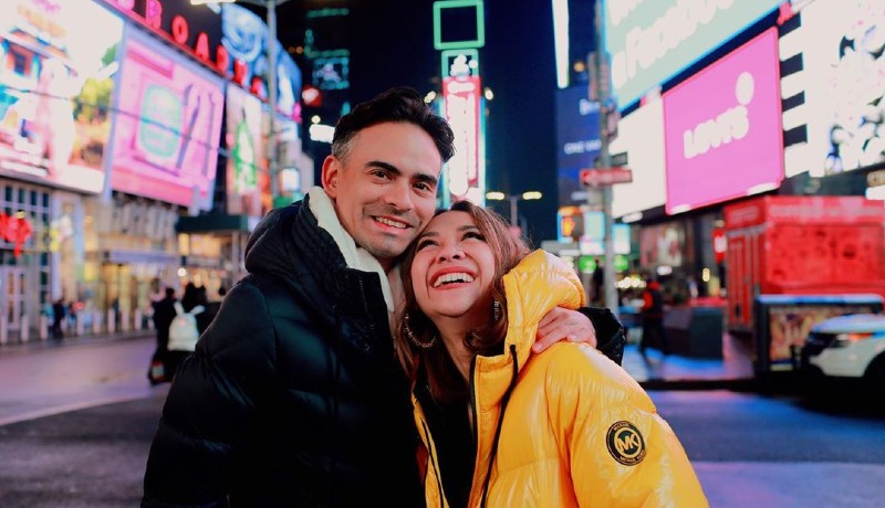 Bunga Citra Lestari bersama mendiang sang suami Ashraf Sinclair ( foto: instagram @bcl) Bunga Citra Lestari bersama mendiang sang suami Ashraf Sinclair ( foto: instagram @bcl)