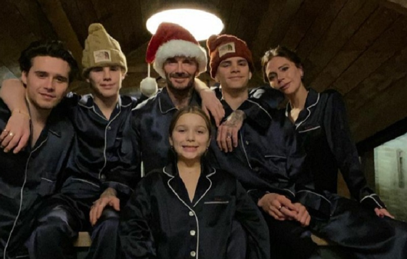 David Beckham, Victoria Beckham dan keempat anaknya (Foto: Instagram Victoria Beckham, @victoriabeckham) David Beckham, Victoria Beckham dan keempat anaknya (Foto: Instagram Victoria Beckham, @victoriabeckham)