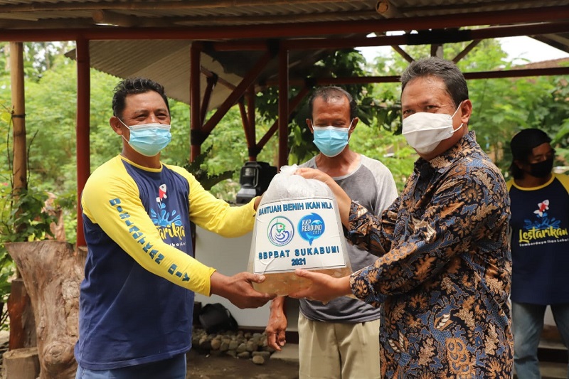 Menteri KKP Dorong Perputaran Ekonomi dan Keberlanjutan Lingkungan Lewat Budidaya Ikan (Foto: Dok KKP) Menteri KKP Dorong Perputaran Ekonomi dan Keberlanjutan Lingkungan Lewat Budidaya Ikan (Foto: Dok KKP)