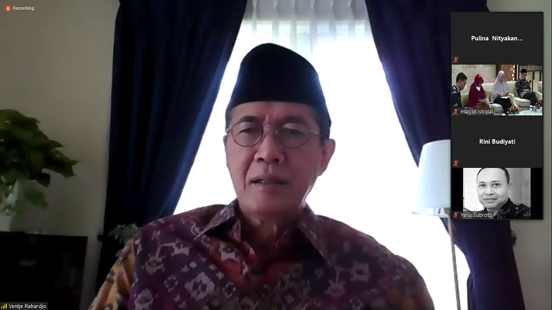 Direktur Eksekutif Komite Nasional Ekonomi dan Keuangan Syariah (KNEKS) Ventje Rahardjo Soedigno ( Foto: Webinar ) Direktur Eksekutif Komite Nasional Ekonomi dan Keuangan Syariah (KNEKS) Ventje Rahardjo Soedigno ( Foto: Webinar )