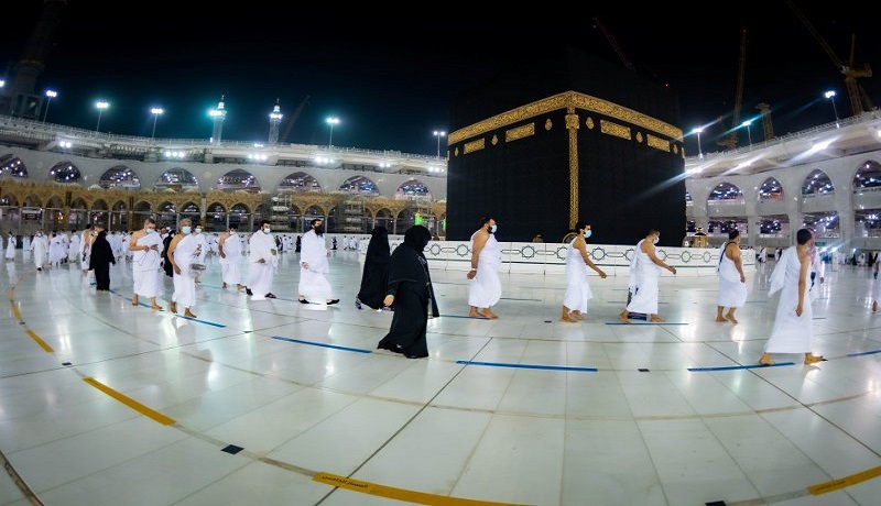 Jemaah menunaikan umrah di Masjidilharam di Makkah. FOTO: ANTARA/REUTERS/MINISTRY OF HAJJ AND UMRAH Jemaah menunaikan umrah di Masjidilharam di Makkah. FOTO: ANTARA/REUTERS/MINISTRY OF HAJJ AND UMRAH