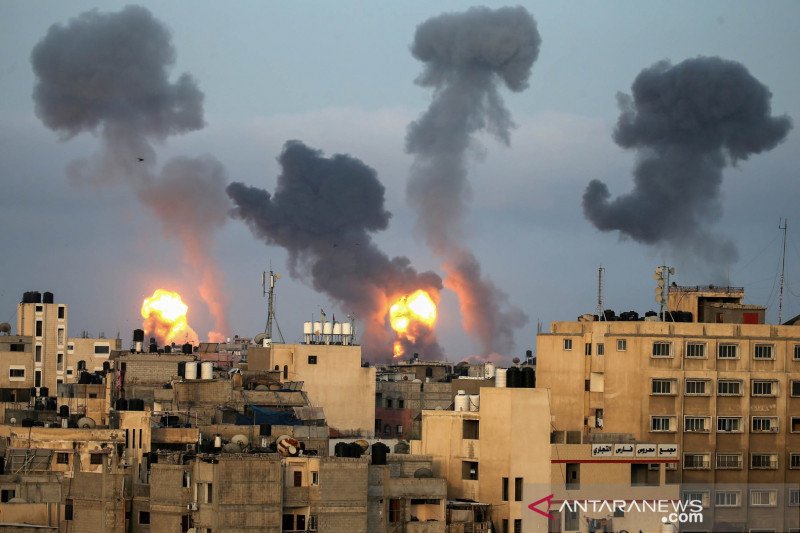 Kondisi Gaza Selatan usai digempus Iarael dari udara pada Rabu (12/5). (Foto: Antara/Reuters) Kondisi Gaza Selatan usai digempus Iarael dari udara pada Rabu (12/5). (Foto: Antara/Reuters)