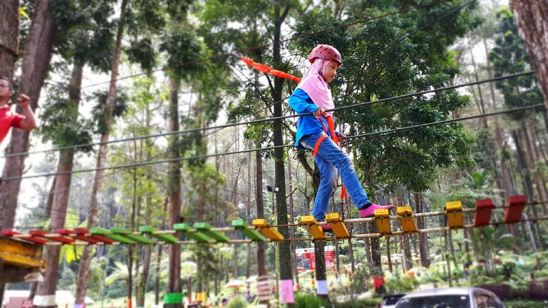 Salah satu peserta Fun Outbound di Wana Wisata Baturraden. (Foto: Dok. Wana Wisata Baturraden) Salah satu peserta Fun Outbound di Wana Wisata Baturraden. (Foto: Dok. Wana Wisata Baturraden)