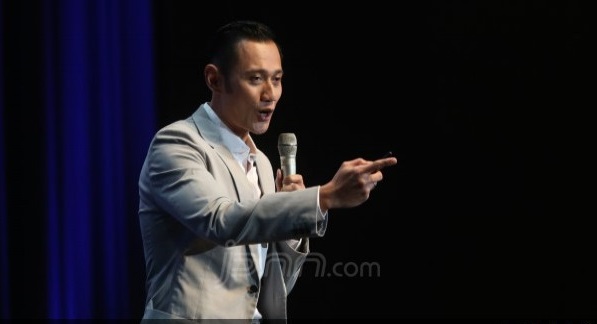Agus Harimurti Yudhoyono alias AHY, Ketua Umum Partai Demokrat, disebut Ahmad Yahya sebagai anak kemarin sore.. (Foto: Ricardo/JPNN.com) Agus Harimurti Yudhoyono alias AHY, Ketua Umum Partai Demokrat, disebut Ahmad Yahya sebagai anak kemarin sore.. (Foto: Ricardo/JPNN.com)