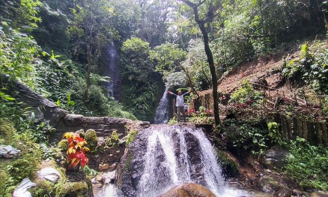 Curug Candung (Foto: Ayotasik.com/Irpan Wahab) Curug Candung (Foto: Ayotasik.com/Irpan Wahab)