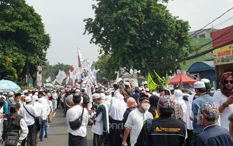 Anggota Front Pembela Islam (FPI). (Foto: JPNN) Anggota Front Pembela Islam (FPI). (Foto: JPNN)