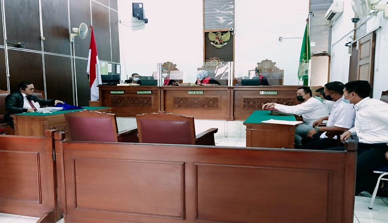 Sidang gugatan terhadap Menteri ATR Sofyan Djalil di PN Jakarta Selatan. FOTO: GenPI.co Sidang gugatan terhadap Menteri ATR Sofyan Djalil di PN Jakarta Selatan. FOTO: GenPI.co