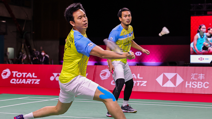 Aksi Mohammad Ahsan dan Hendra Setiawan di BWF World Tour Finals. (foto: Badminton Photo) Aksi Mohammad Ahsan dan Hendra Setiawan di BWF World Tour Finals. (foto: Badminton Photo)