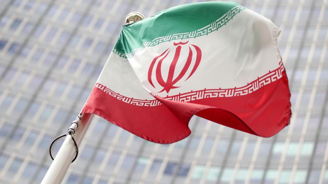 Masyarakat Indonesia boleh bangga pasca Iran menyatakan rasa salutnya kepada Tanah Air perihal nuklir. (foto: Reuters) Masyarakat Indonesia boleh bangga pasca Iran menyatakan rasa salutnya kepada Tanah Air perihal nuklir. (foto: Reuters)