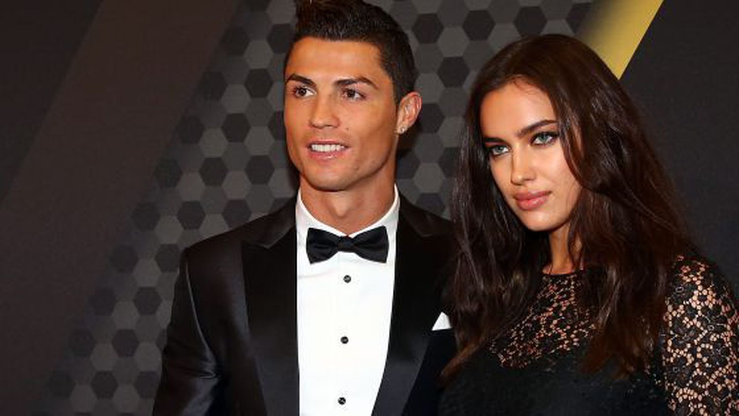Cristiano Ronaldo dan Irina Shayk. (foto: english.elpais.com) Cristiano Ronaldo dan Irina Shayk. (foto: english.elpais.com)