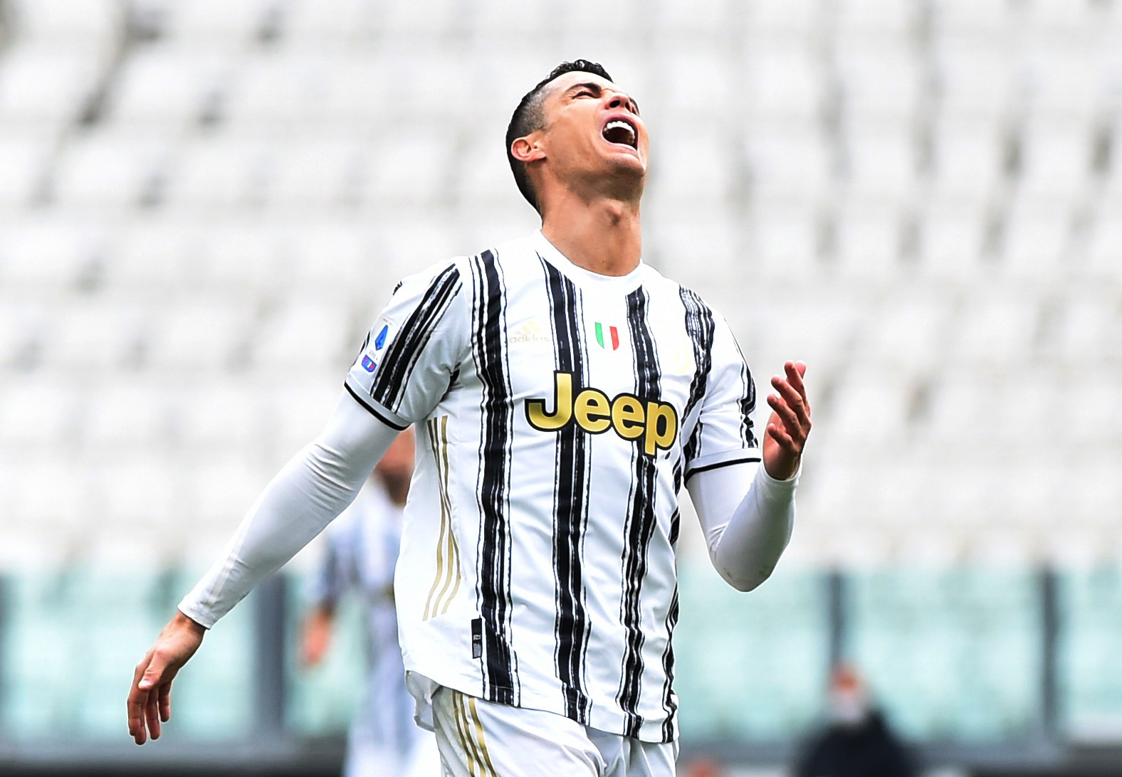 Cristiano Ronaldo dikabarkan membuat berang para pemain bintang Juventus usai melakukan kebohongan kepada klub asal Turin tersebut.(foto: REUTERS/Massimo Pinca) Cristiano Ronaldo dikabarkan membuat berang para pemain bintang Juventus usai melakukan kebohongan kepada klub asal Turin tersebut.(foto: REUTERS/Massimo Pinca)