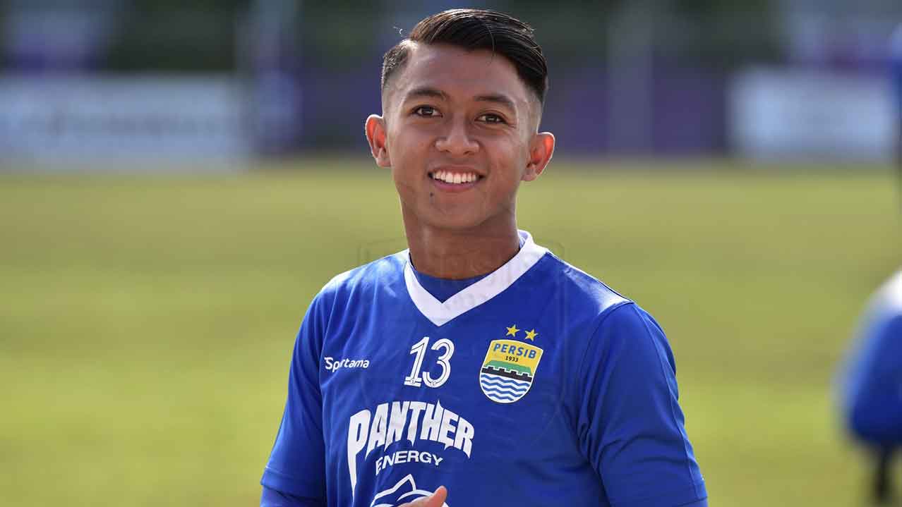Sebagai bentuk persiapan untuk kompetisi Liga 1 2021, Beckham Putra Nugraha telah melakukan manuver mencengangkan. (foto: Persib.co.id) Sebagai bentuk persiapan untuk kompetisi Liga 1 2021, Beckham Putra Nugraha telah melakukan manuver mencengangkan. (foto: Persib.co.id)
