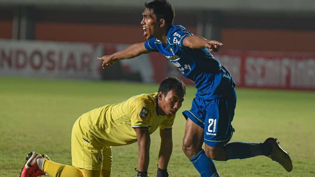 Bintang Persib Bandung satu ini bisa jadi mimpi buruk untuk Persija, alasannya pun cukup mencengangkan. (foto: instagram.com/persib) Bintang Persib Bandung satu ini bisa jadi mimpi buruk untuk Persija, alasannya pun cukup mencengangkan. (foto: instagram.com/persib)