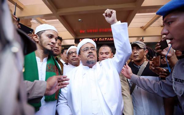 Eks Pentolan FPI Habib Rizieq Shihab (HRS) dan lima terdakwa lainnya akan menjalani sidang tuntutan selanjutnya. (foto: Dok JPNN) Eks Pentolan FPI Habib Rizieq Shihab (HRS) dan lima terdakwa lainnya akan menjalani sidang tuntutan selanjutnya. (foto: Dok JPNN)