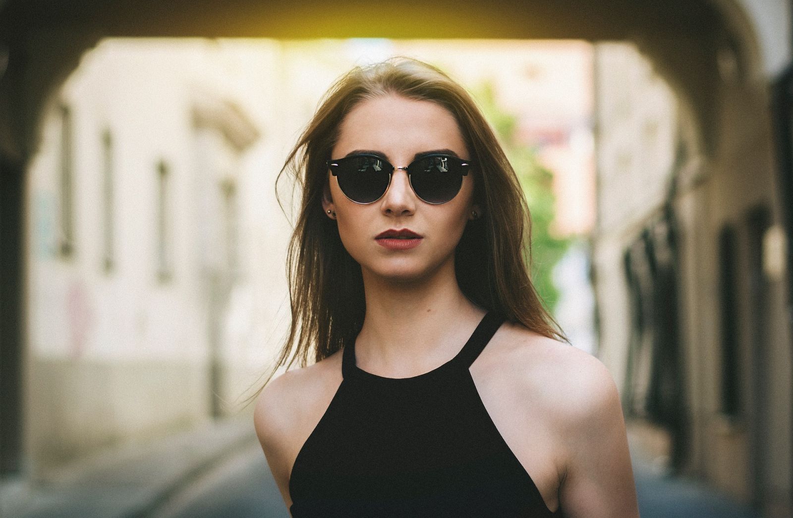 Wanita memang diciptakan penuh dengan kelembutan, baik secara fisik maupun perasaan. (foto: freepik) Wanita memang diciptakan penuh dengan kelembutan, baik secara fisik maupun perasaan. (foto: freepik)