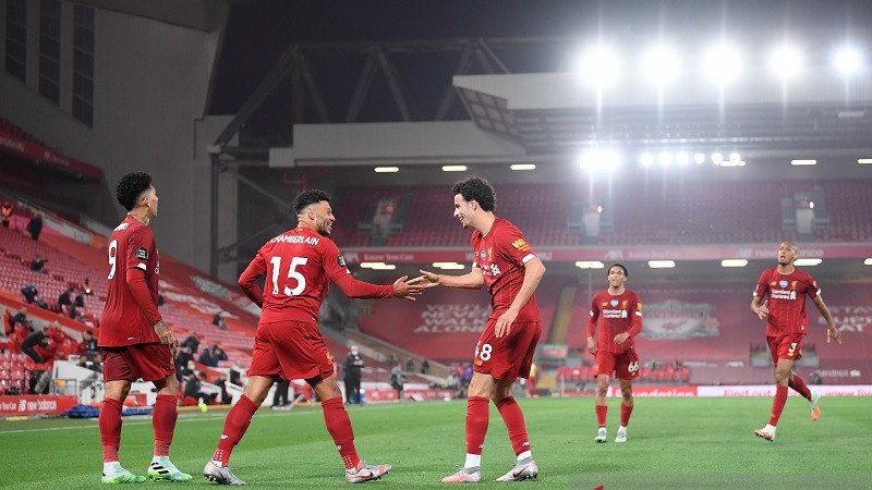 Pertandingan Liga Inggris yang mempertemukan Wolves vs Liverpool dapat disaksikan secara langsung via link live streaming berikut ini. (foto: REUTERS/POOL/Laurence Griffith) Pertandingan Liga Inggris yang mempertemukan Wolves vs Liverpool dapat disaksikan secara langsung via link live streaming berikut ini. (foto: REUTERS/POOL/Laurence Griffith)