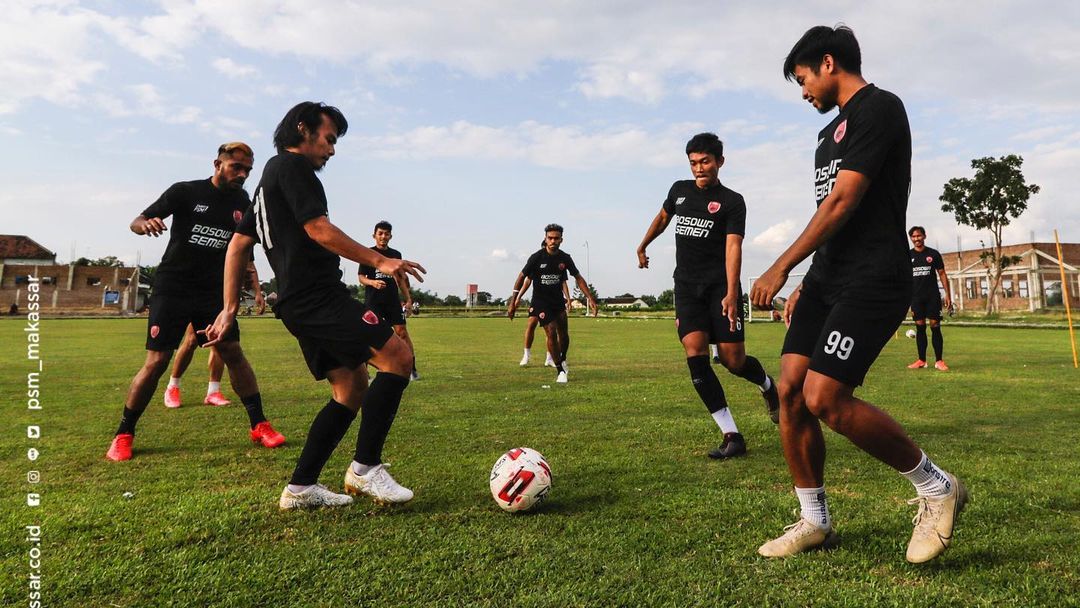 PSM Makassar secara 'diam-diam' tidak membiarkan para pemainnya bersantai untuk menyambut gelaran Liga 1 2021. (foto: instagram.com/psm_makassar) PSM Makassar secara 'diam-diam' tidak membiarkan para pemainnya bersantai untuk menyambut gelaran Liga 1 2021. (foto: instagram.com/psm_makassar)