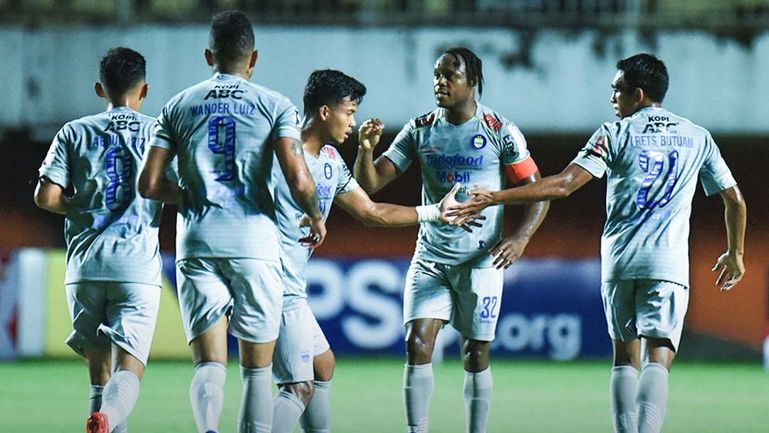 Berikut ini adalah tiga momok paling menakutkan dari Persib Bandung yang bisa menghancurkan Persija Jakarta. (foto: instagram.com/persib) Berikut ini adalah tiga momok paling menakutkan dari Persib Bandung yang bisa menghancurkan Persija Jakarta. (foto: instagram.com/persib)