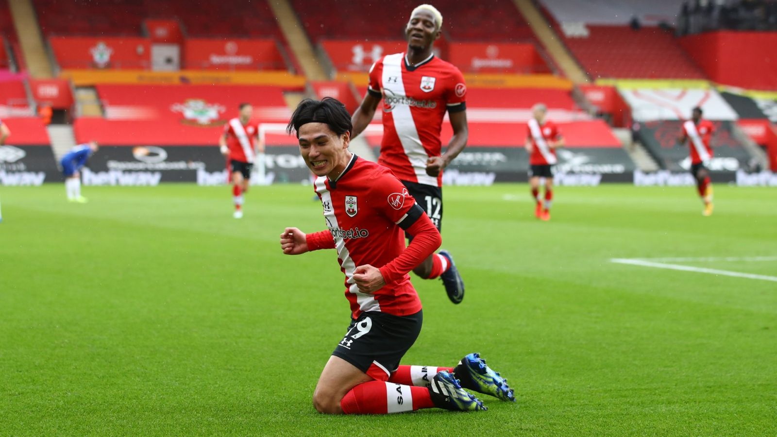 Takumi Minamino selebrasi dalam pertandingan Southampton vs Chelsea. (foto: twitter.com/SouthamptonFC) Takumi Minamino selebrasi dalam pertandingan Southampton vs Chelsea. (foto: twitter.com/SouthamptonFC)