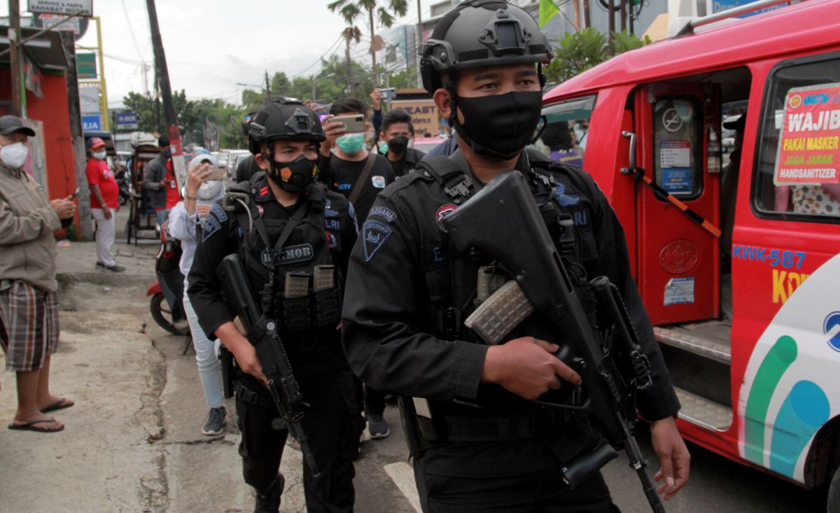 Andai saja manuver polisi terlambat sedikit, tempat ini bisa meledak dan menjadi pusat perhatian seluruh warga Indonesia. (foto: Ricardo/JPNN) Andai saja manuver polisi terlambat sedikit, tempat ini bisa meledak dan menjadi pusat perhatian seluruh warga Indonesia. (foto: Ricardo/JPNN)