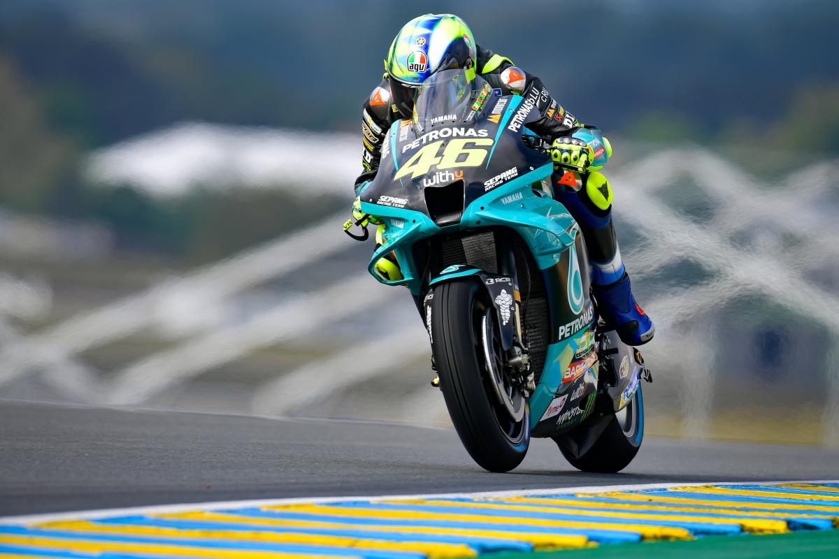 Valentino Rossi mulai menunjukkan sifat halunya pasca mengalami kegagalan dalam ajang MotoGP Prancis 2021. (foto: MotoGP) Valentino Rossi mulai menunjukkan sifat halunya pasca mengalami kegagalan dalam ajang MotoGP Prancis 2021. (foto: MotoGP)