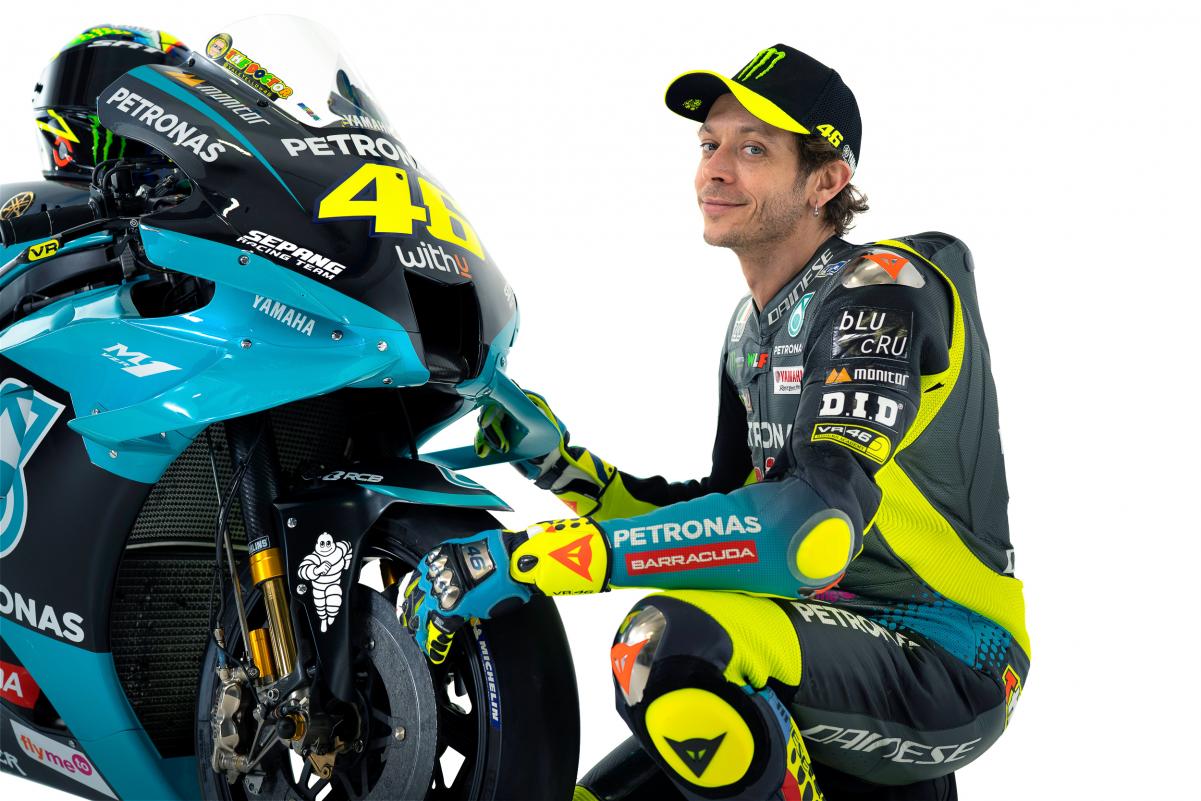 Pembalap sekaligus legenda hidup MotoGP, Valentino Rossi, tampak pasrah dan membongkar boroknya sendiri. (foto: MotoGP) Pembalap sekaligus legenda hidup MotoGP, Valentino Rossi, tampak pasrah dan membongkar boroknya sendiri. (foto: MotoGP)