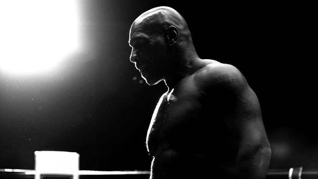 Petinju legendaris, Mike Tyson memberikan sabda kepada mantan petarung UFC Khabib Nurmagomedov. (foto: instagram.com/miketyson) Petinju legendaris, Mike Tyson memberikan sabda kepada mantan petarung UFC Khabib Nurmagomedov. (foto: instagram.com/miketyson)