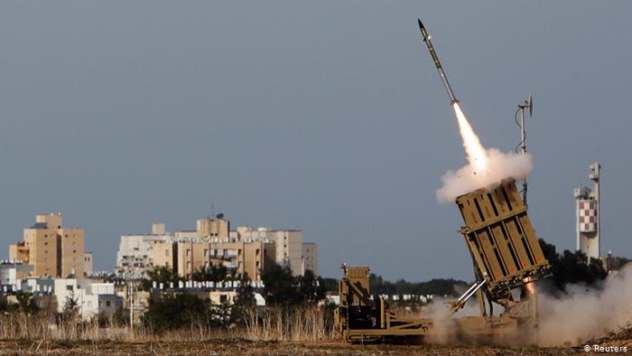 Ilustrasi-Serangan roket Israel. Foto: Reuters. Ilustrasi-Serangan roket Israel. Foto: Reuters.