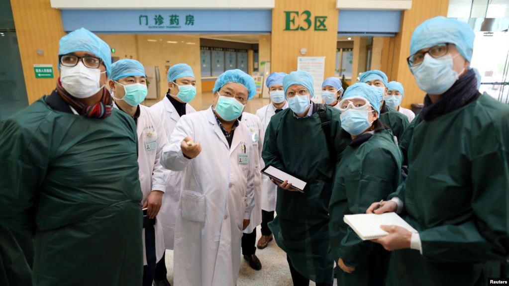 Ilustrasi-Tim WHO di laboratorium virus Wuhan. Foto: Reuters. Ilustrasi-Tim WHO di laboratorium virus Wuhan. Foto: Reuters.