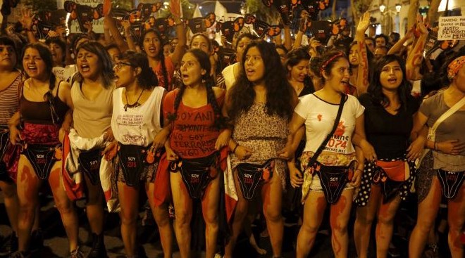 Ilustrasi-Gadis-gadis saat melakukan demo. Foto: Reuters/Guadalupe Pardo. Ilustrasi-Gadis-gadis saat melakukan demo. Foto: Reuters/Guadalupe Pardo.