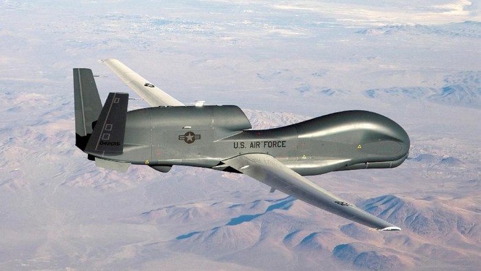 Drone milik AS yang ditembak jatuh Iran di teritorialnya. Foto: U.S. Air Force/Bobbi Zapka/Handout/Files via Reuters. Drone milik AS yang ditembak jatuh Iran di teritorialnya. Foto: U.S. Air Force/Bobbi Zapka/Handout/Files via Reuters.