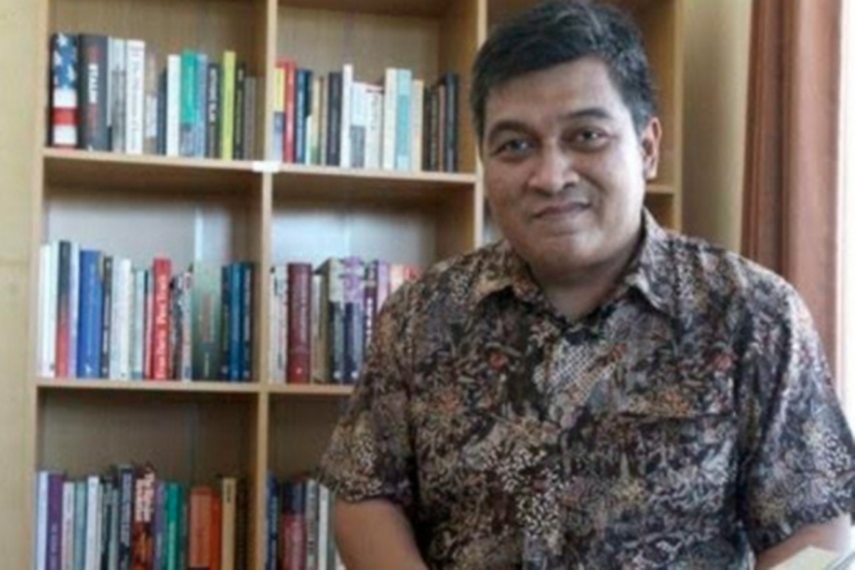 Pengajar Ilmu Politik Universitas Airlangga, Airlangga Pribadi (sumber foto: Antara) Pengajar Ilmu Politik Universitas Airlangga, Airlangga Pribadi (sumber foto: Antara)
