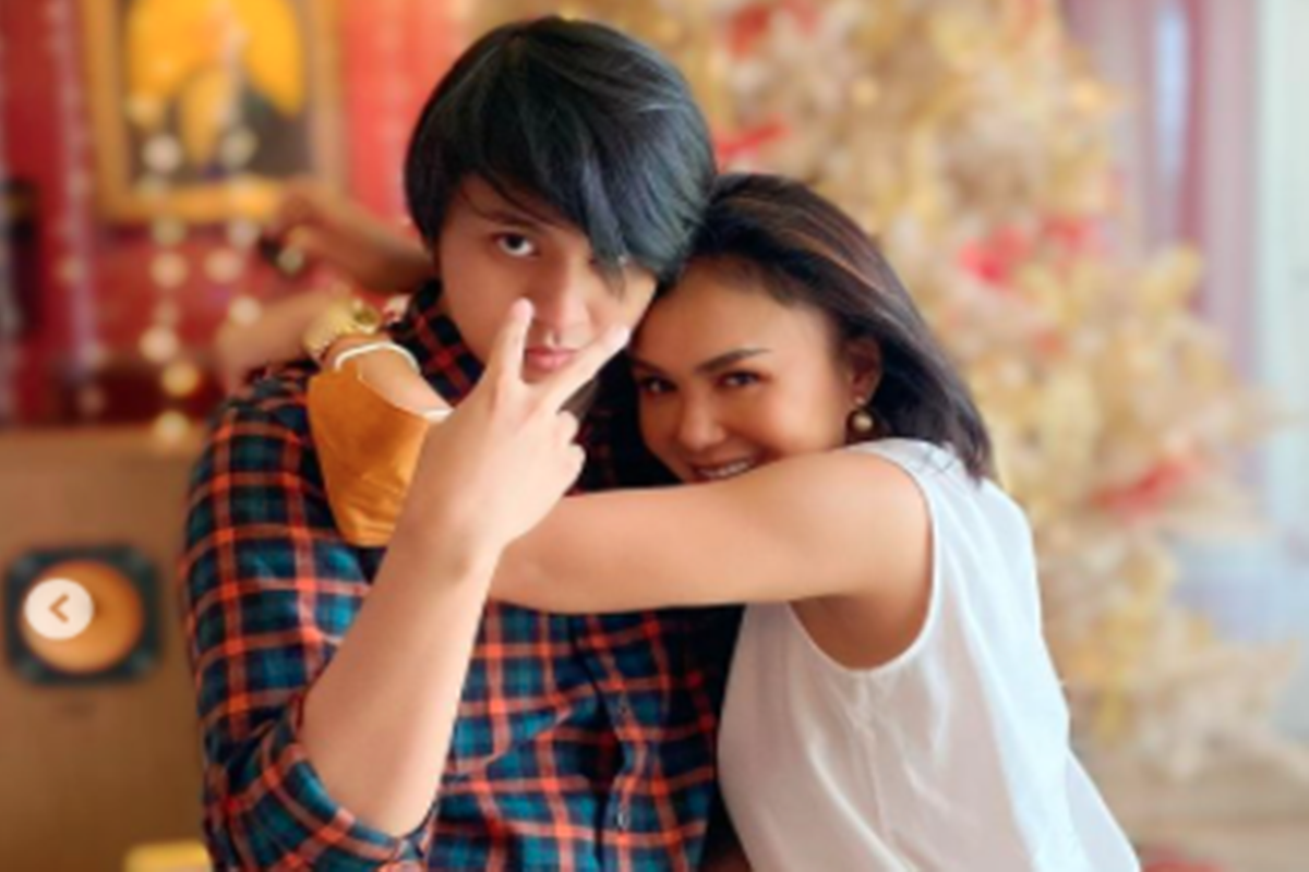 Yuni Shara dan putranya, Cavin (foto: SC IG @ yunishara36) Yuni Shara dan putranya, Cavin (foto: SC IG @ yunishara36)