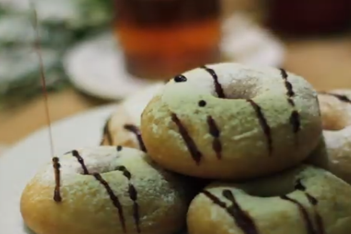 Donat kurma (foto: SC YouTube Coba Resep) Donat kurma (foto: SC YouTube Coba Resep)