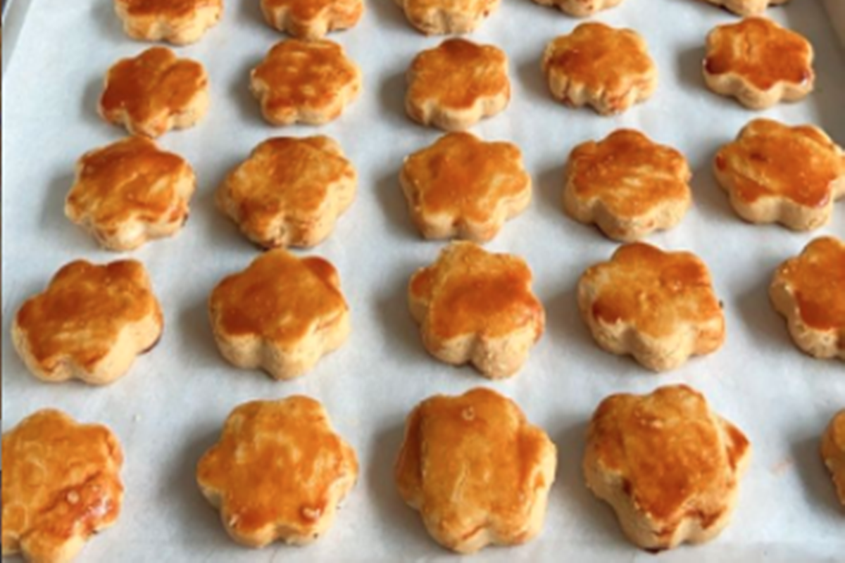 Kue selai kacang tanah menggunakan selai (foto: SC IG @cookingwithazura) Kue selai kacang tanah menggunakan selai (foto: SC IG @cookingwithazura)