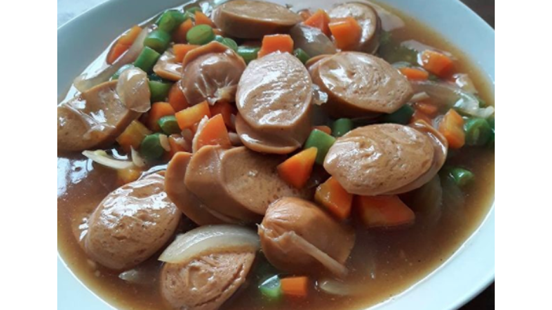 Sayur sosis, menu sahur simpel dan bergizi (foto: SC IG @dellazakky) Sayur sosis, menu sahur simpel dan bergizi (foto: SC IG @dellazakky)