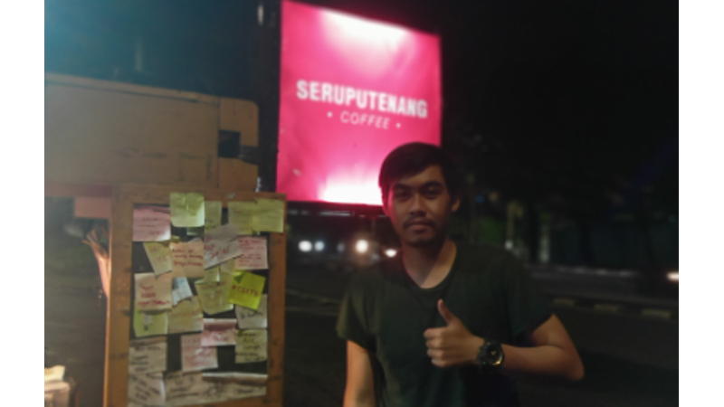 Farhan, salah satu owner dari Seruputenang (foto: Dok Chelsea Venda/GenPI.co) Farhan, salah satu owner dari Seruputenang (foto: Dok Chelsea Venda/GenPI.co)