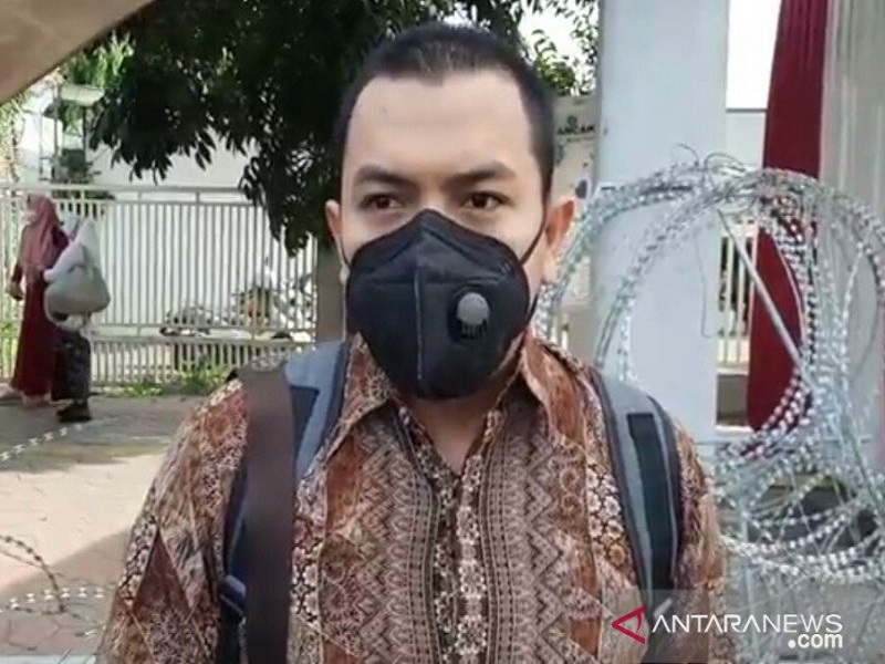 Angin Segar Buat Rizieq, Aziz Yanuar Siapkan Strategi Mautnya ( foto: ANTARANEWS) Angin Segar Buat Rizieq, Aziz Yanuar Siapkan Strategi Mautnya ( foto: ANTARANEWS)