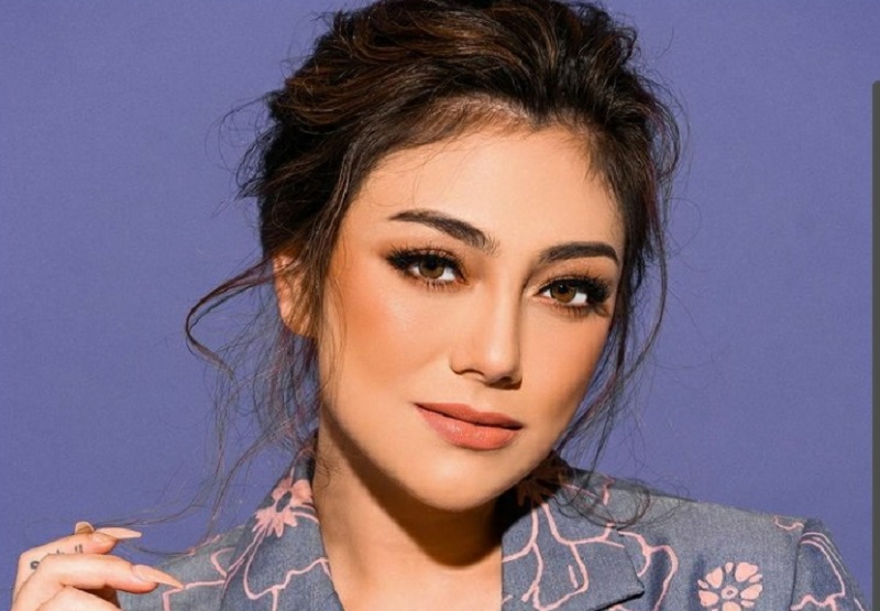 Diam-diam Celine Evangelista Bertemu Stefan William, Oh Ternyata ( foto: instagram @celineevangelista) Diam-diam Celine Evangelista Bertemu Stefan William, Oh Ternyata ( foto: instagram @celineevangelista)
