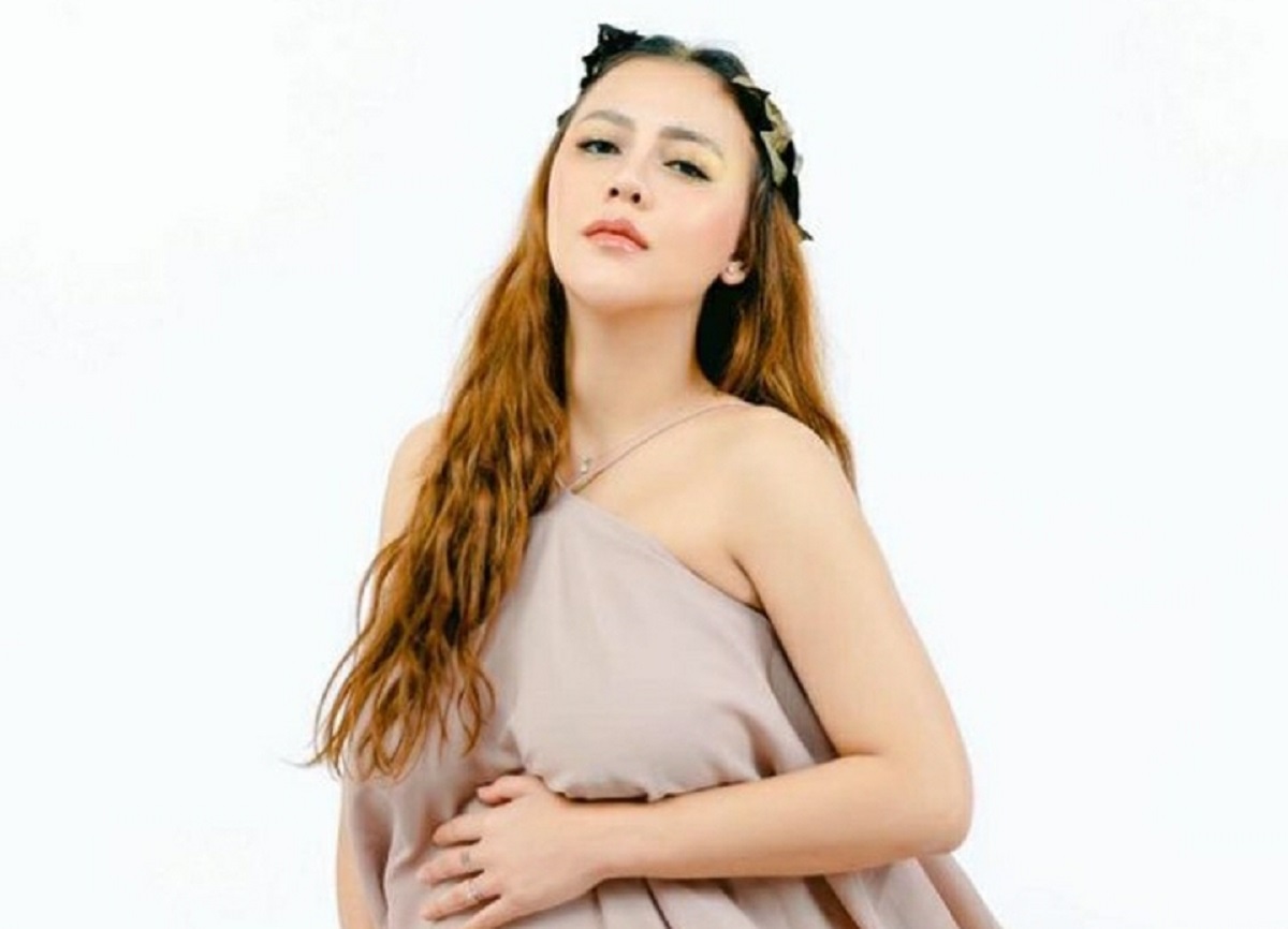 Keluarga Model Cantik Buka Suara, Bintang Persija ini Bisa Waswas (foto: Instagram/raturn) Keluarga Model Cantik Buka Suara, Bintang Persija ini Bisa Waswas (foto: Instagram/raturn)