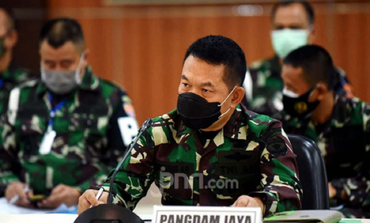 Pangdam Jaya Dudung Beraksi, Aksi Premanisme Harus Dibasmi (foto: jpnn.com) Pangdam Jaya Dudung Beraksi, Aksi Premanisme Harus Dibasmi (foto: jpnn.com)