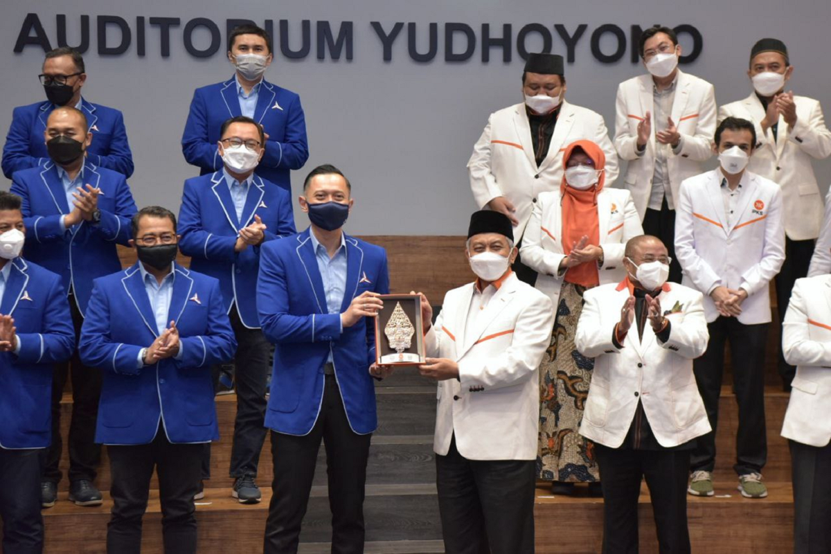 Seruan Maut Presiden PKS Tolak Teroris & Penodaan Agama, Tegas! (foto: PKS) Seruan Maut Presiden PKS Tolak Teroris & Penodaan Agama, Tegas! (foto: PKS)