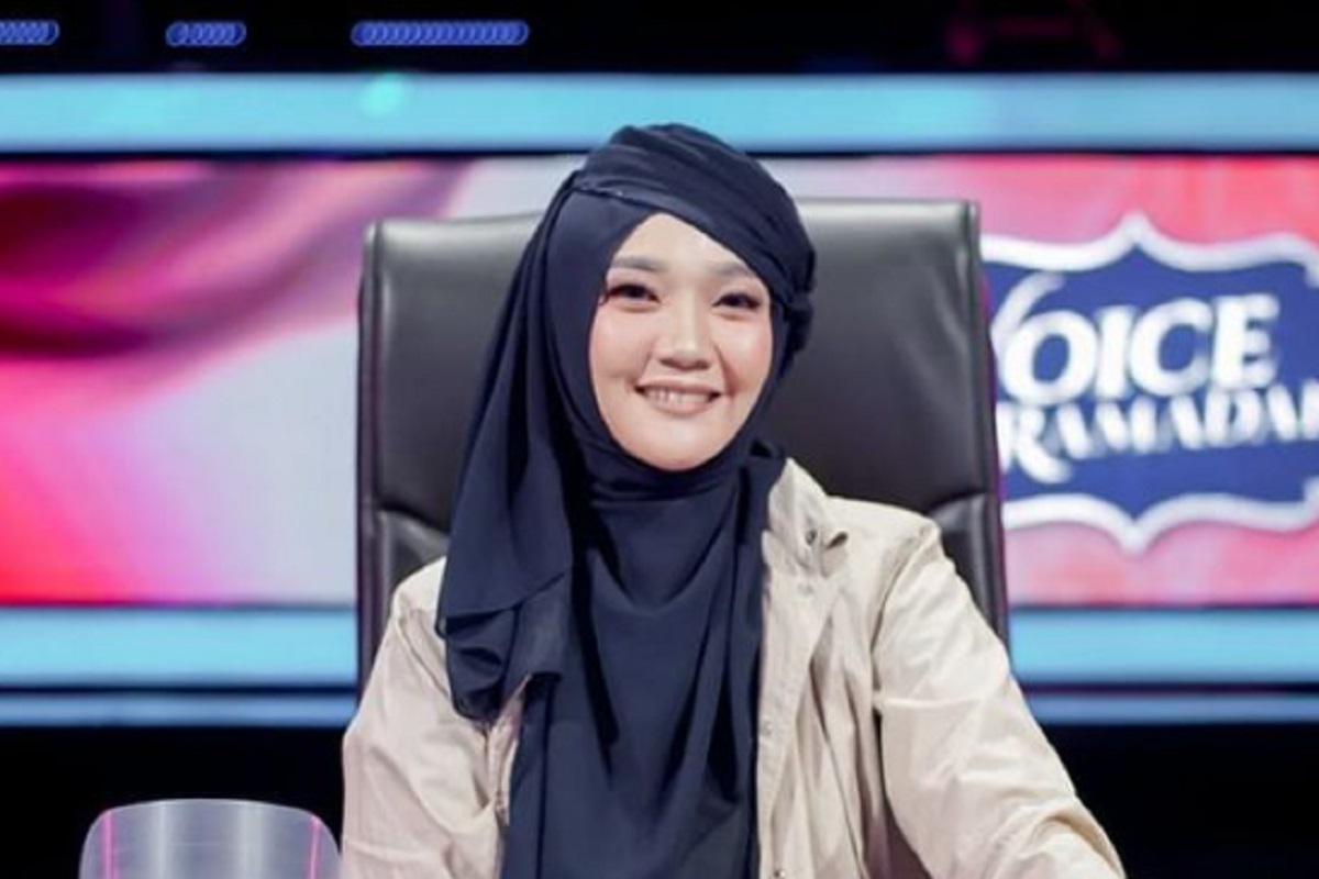 Ukhti, Intip Gaya OOTD Sulis Untuk Ramadan, Yuk! ( foto: instagram@@suliszehra) Ukhti, Intip Gaya OOTD Sulis Untuk Ramadan, Yuk! ( foto: instagram@@suliszehra)