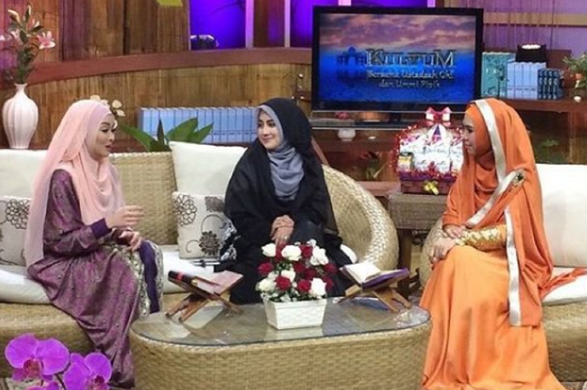 Pengakuan Umi Pipik Pernah Dipoligami Mengejutkan, Ternyata.. (Foto: Instagram _ummipipikk_) Pengakuan Umi Pipik Pernah Dipoligami Mengejutkan, Ternyata.. (Foto: Instagram _ummipipikk_)
