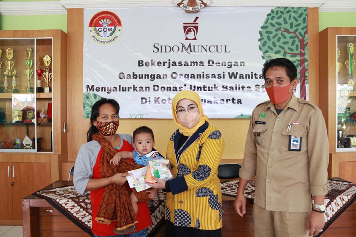 Gabungan Organisasi Wanita bekerja sama dengan Sidomuncul memberikan bantuan kepada anak stunting di Yogyakarta.(FOTO: Humas Pemkot Yogyakarta) Gabungan Organisasi Wanita bekerja sama dengan Sidomuncul memberikan bantuan kepada anak stunting di Yogyakarta.(FOTO: Humas Pemkot Yogyakarta)