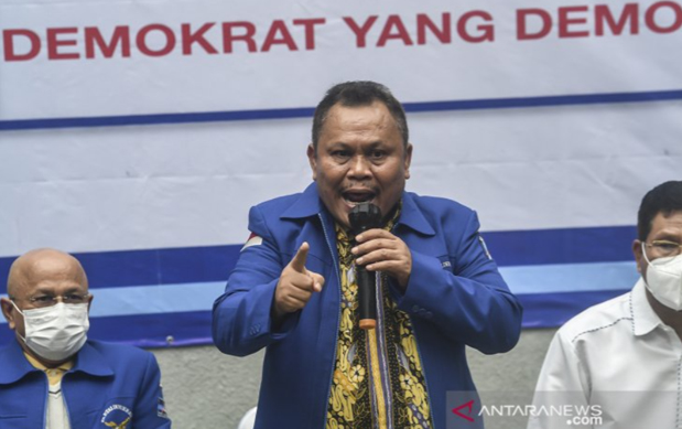 Sekjen Partai Demokrat versi KLB Jhonny Allen. ANTARA FOTO/Muhammad Adimaja/aww. Sekjen Partai Demokrat versi KLB Jhonny Allen. ANTARA FOTO/Muhammad Adimaja/aww.